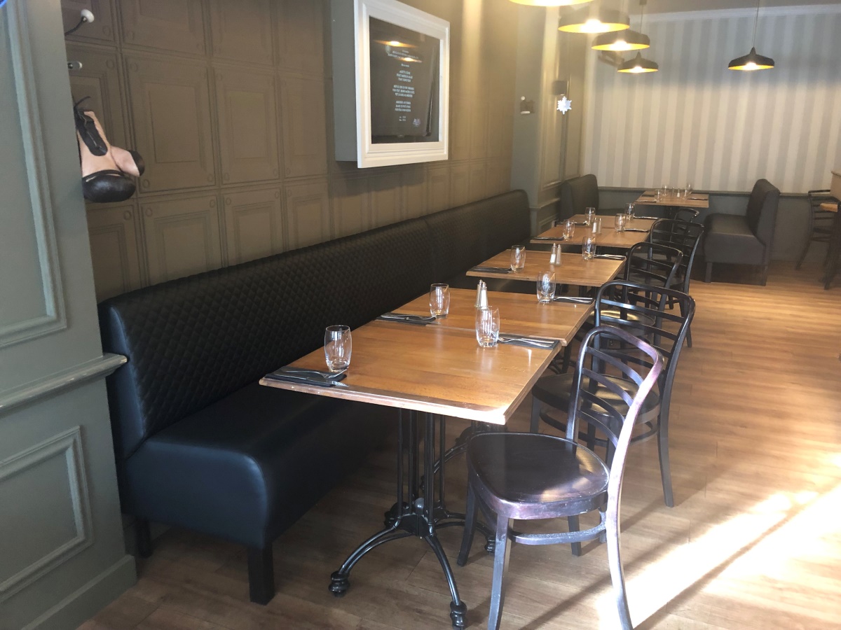 Banquette Offside Bay brasserie restaurant Brest