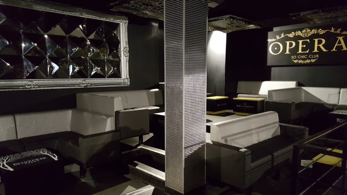 Banquettes Des Discothèque Le One à Brest et le Hype à Guipavas