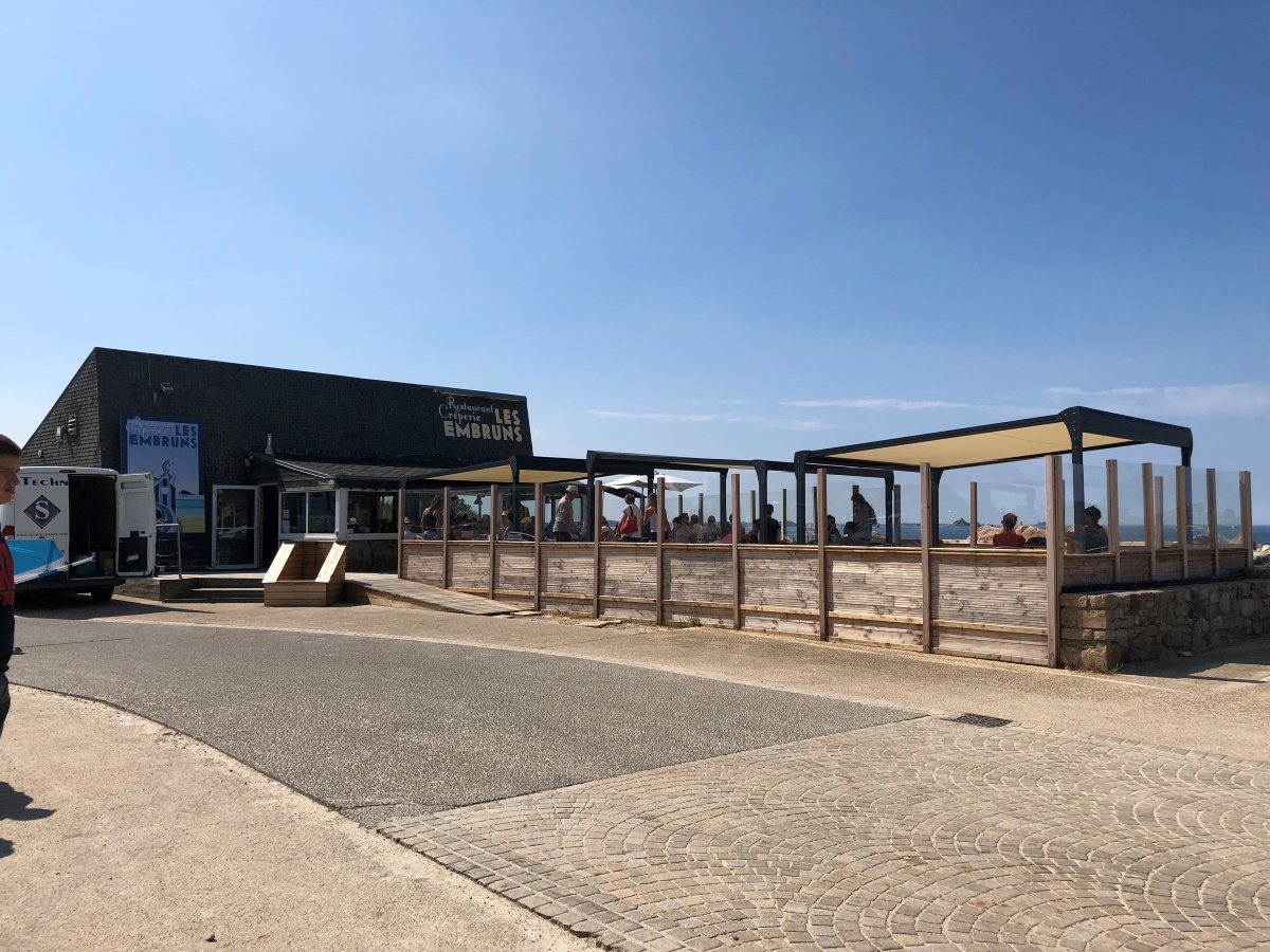 Pergolas, Crêperie Les Embruns à Plougasnou